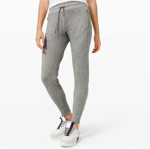 Lululemon engineered warmth jogger